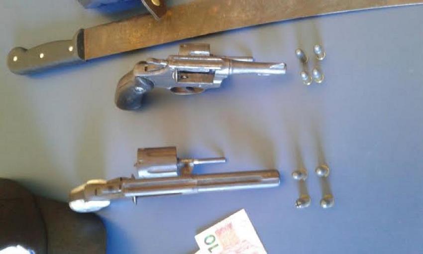 ANANÁS: Após denuncia indivíduo que transportava drogas e arma de fogo é preso- Notícia 1