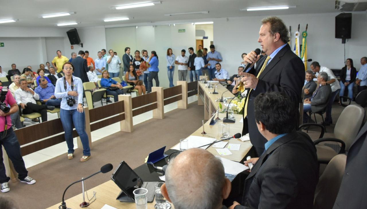 Deputados prestigiam solenidade em homenagem a Siqueira Campos- Notícia 1